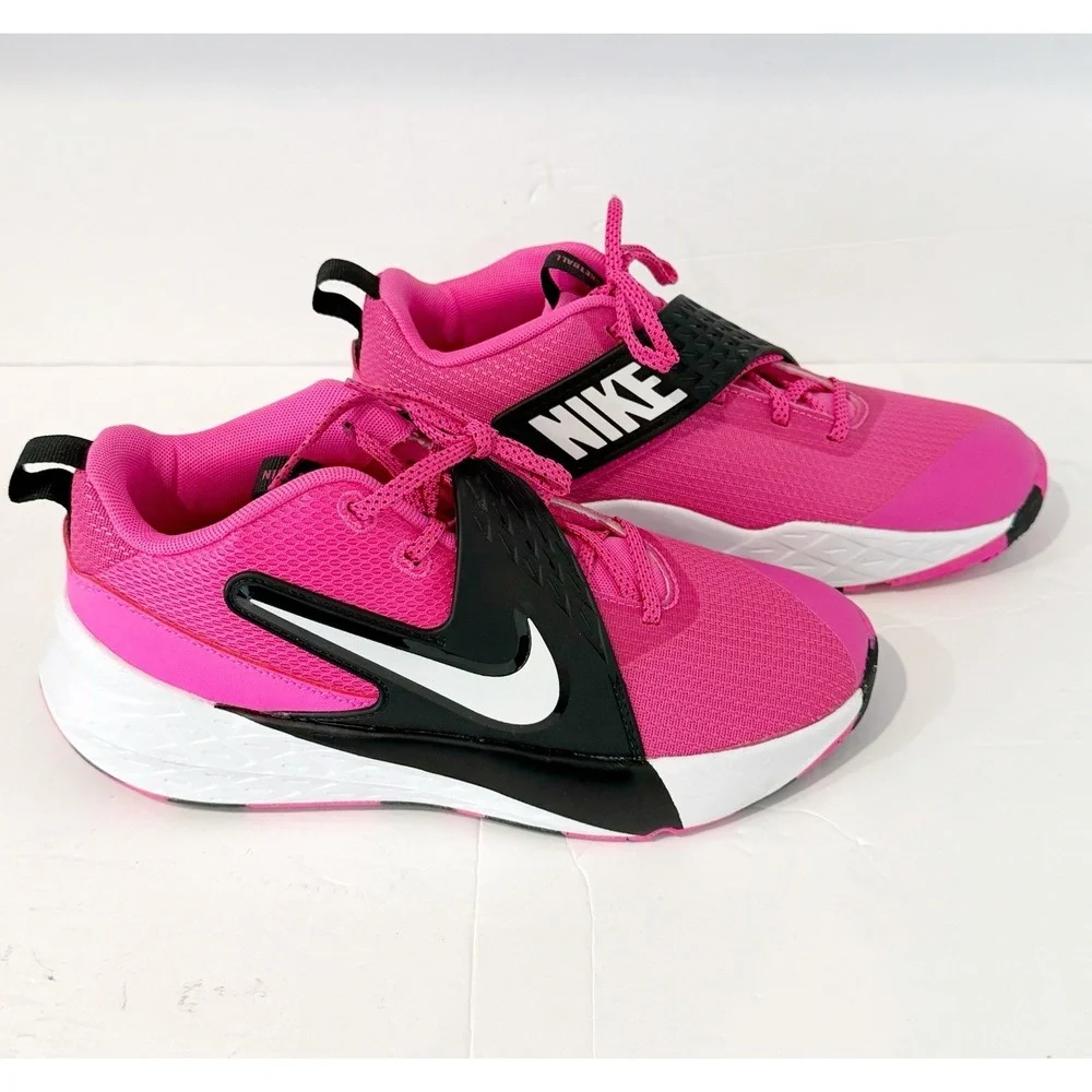 Nike Team Hustle Girls 6y Kids' Basketball Shoes NWT pink Black School Preppy